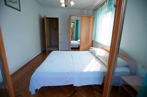 Apartments Luka