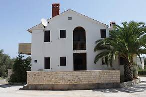 Apartments Dari