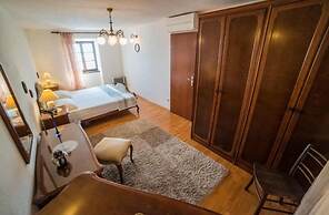 Apartments Ela