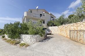 Apartments Mil