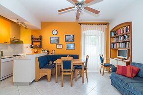 Apartment Sea Stone