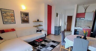 Apartments Grbac Veli Rat-seaside