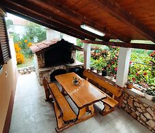 Apartments Grbac Veli Rat-seaside