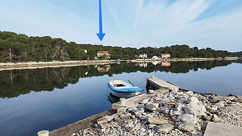 Apartments Grbac Veli Rat-seaside
