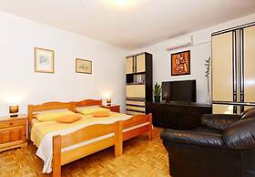 Apartments Snjeza