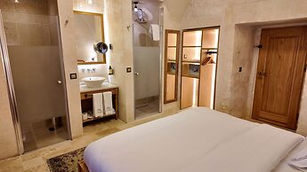 Shamas Hotel