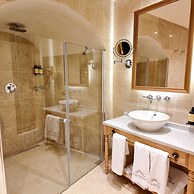 Shamas Hotel