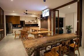The KD Suites & Coffee Shop