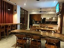 The KD Suites & Coffee Shop
