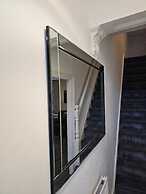 The Richmond Park Apartment
