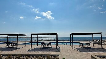 Roushan Resort
