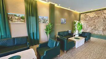 Roushan Resort