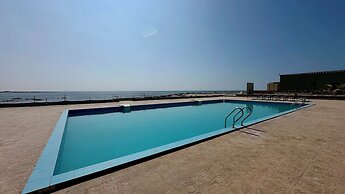 Roushan Resort