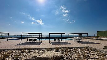 Roushan Resort