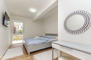 Apartment Adriatic With Pool