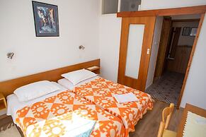 Apartments and Rooms Ivan