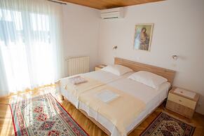 Apartments and Rooms Ivan