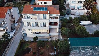Apartments and Rooms Ivan