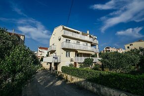Apartments and Rooms Ivan
