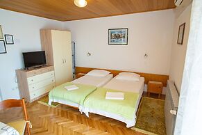 Apartments and Rooms Ivan
