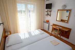 Apartments and Rooms Ivan