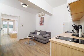 Apartment Ren