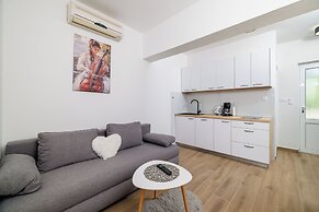 Apartment Ren