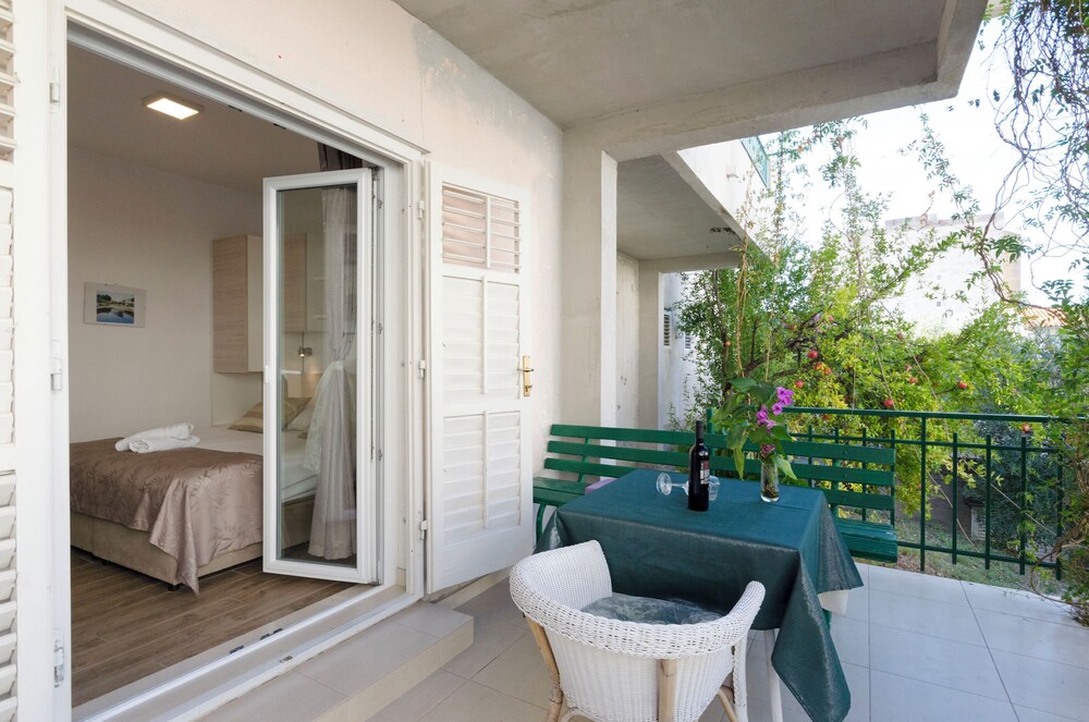 Apartments Jadro