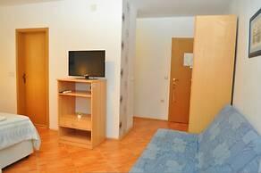 Apartments Ivi