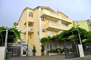 Apartments Ivi