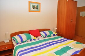 Apartments Ivi