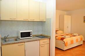 Apartments Ivi
