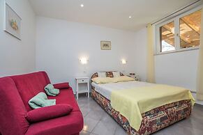 Apartment Neva