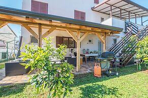 Apartment Neva