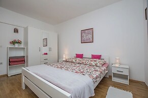 Apartment Neva