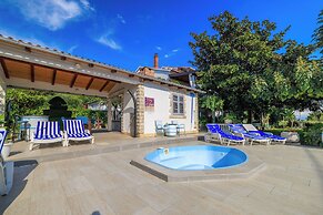 Apartments Ankica