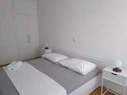 Apartments and Rooms Ref