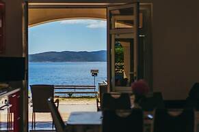 Apartments Lovre