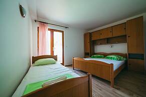 Apartments Lovre