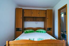 Apartments Lovre