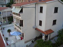 Apartments Lovre