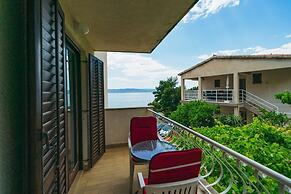 Apartments Lovre