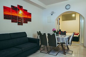 Apartments Lovre