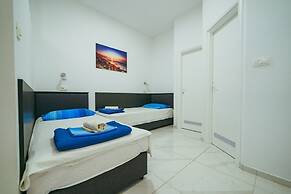 Apartments Lovre