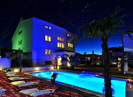 Apartments Tomo
