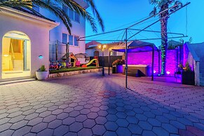 Apartments Tomo