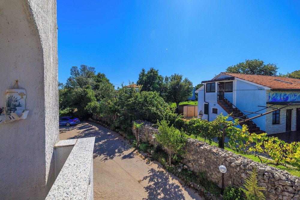 Apartment Dragica