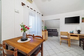 Apartment Dragica