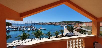 Apartments Sea View