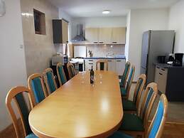 Apartments Ljilja